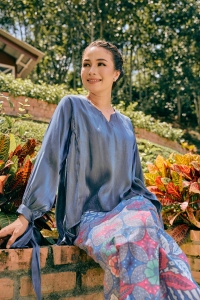 Dheara Kurung Batik in Starry Night Blue (TOP)